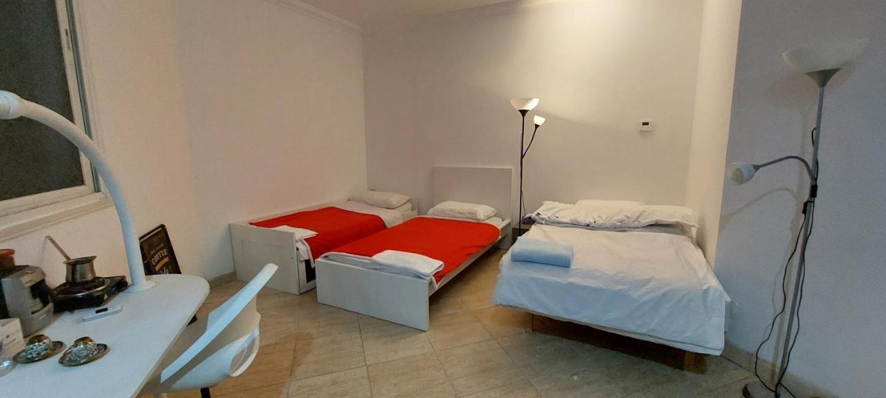Hostel The Venue Aladdin Koeweit Buitenkant foto